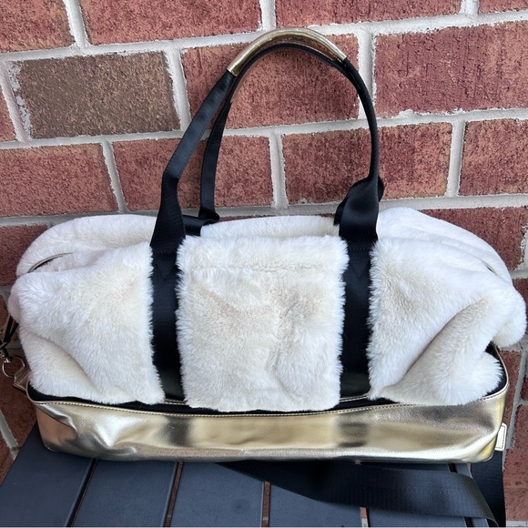 G.I.L.I. Weekender Bag Faux Shearling & Metallic Gold Duffel - Picture 2 of 10